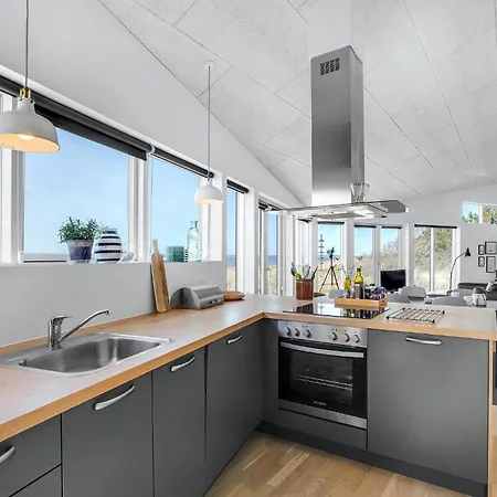 Stunning In With Kitchen