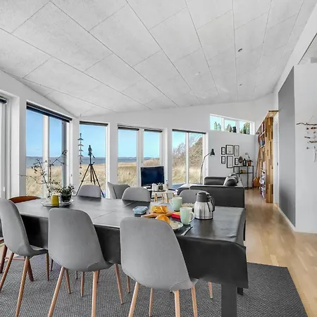 Stunning In With Kitchen Højslev