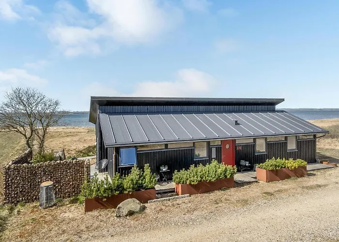 Stunning In With Kitchen Højslev