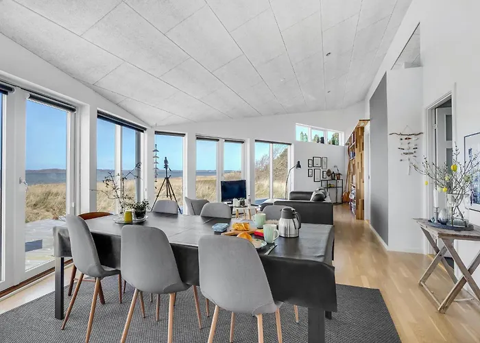 Stunning In With Kitchen Højslev